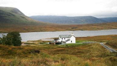 خانه های دورافتاده