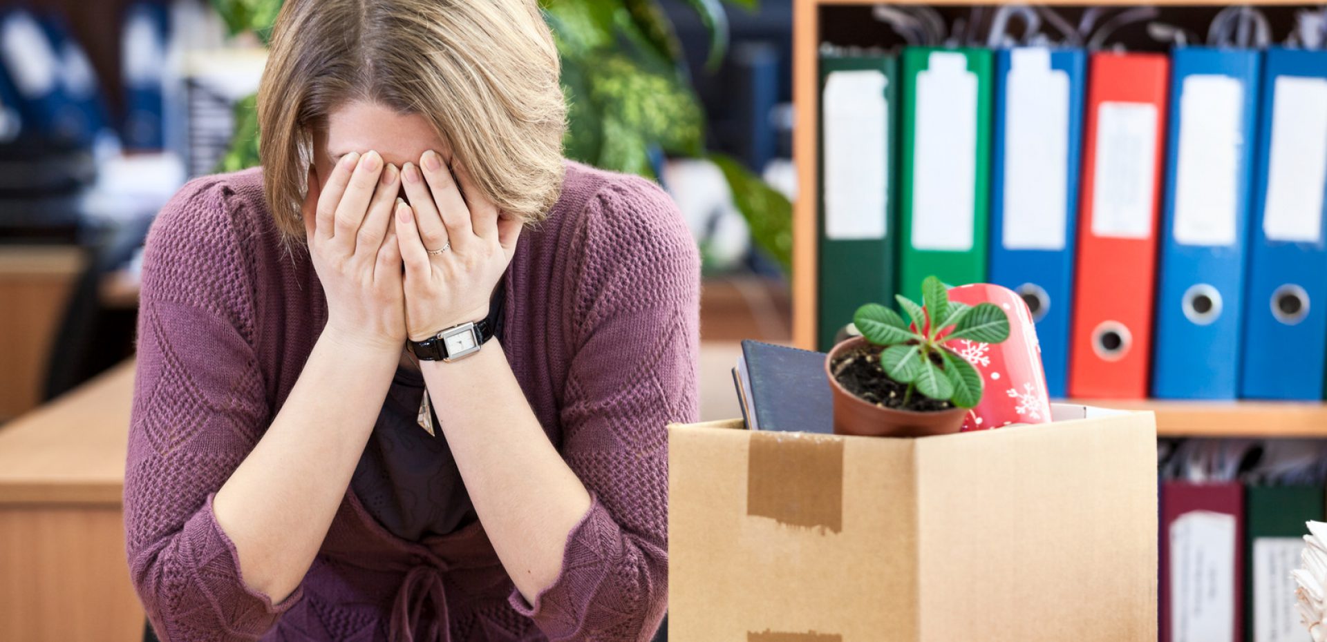 آثار منفی تعدیل نیرو بر فرد