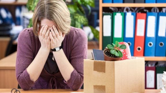 آثار منفی تعدیل نیرو بر فرد