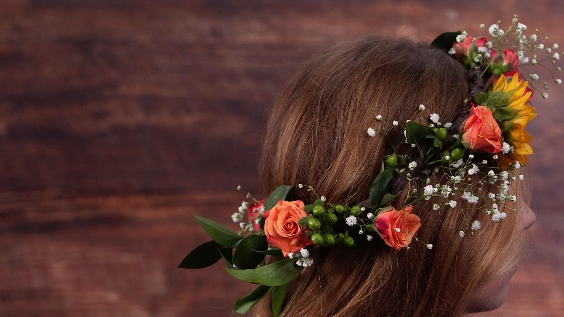 آموزش ساخت تاج گل بسیار زیبا برای عروس خانم‌ها – با هم بخوانیم