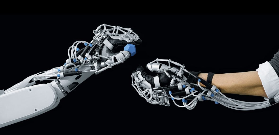 ربات خودآموز