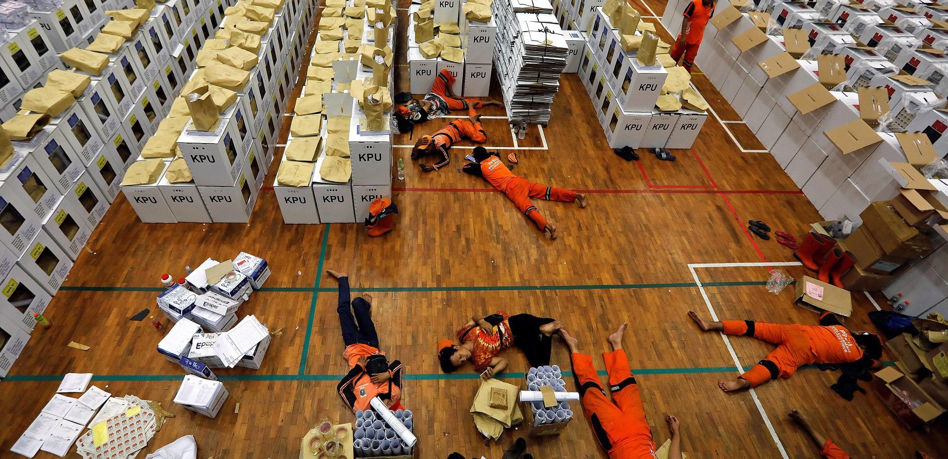 انتخابات اندونزی و مرگ بیش از 300 نفر در این راه