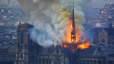 آتش‌سوزی کلیسای نوتردام