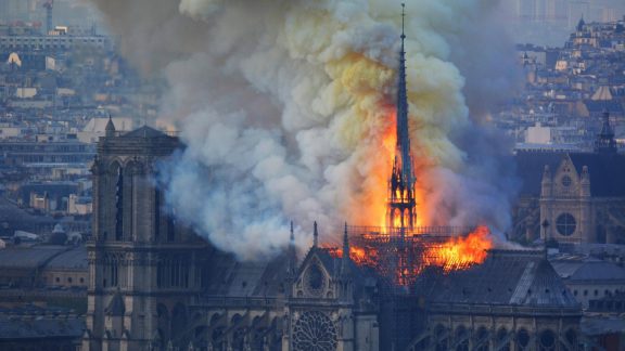 آتش‌سوزی کلیسای نوتردام