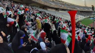 اولین حضور زنان در ورزشگاه آزادی