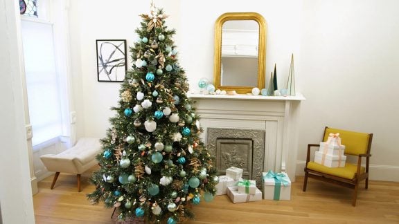 درخت کریسمس با تزیین ساحلی