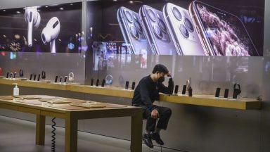 کاهش تولید و عرضه آیفون