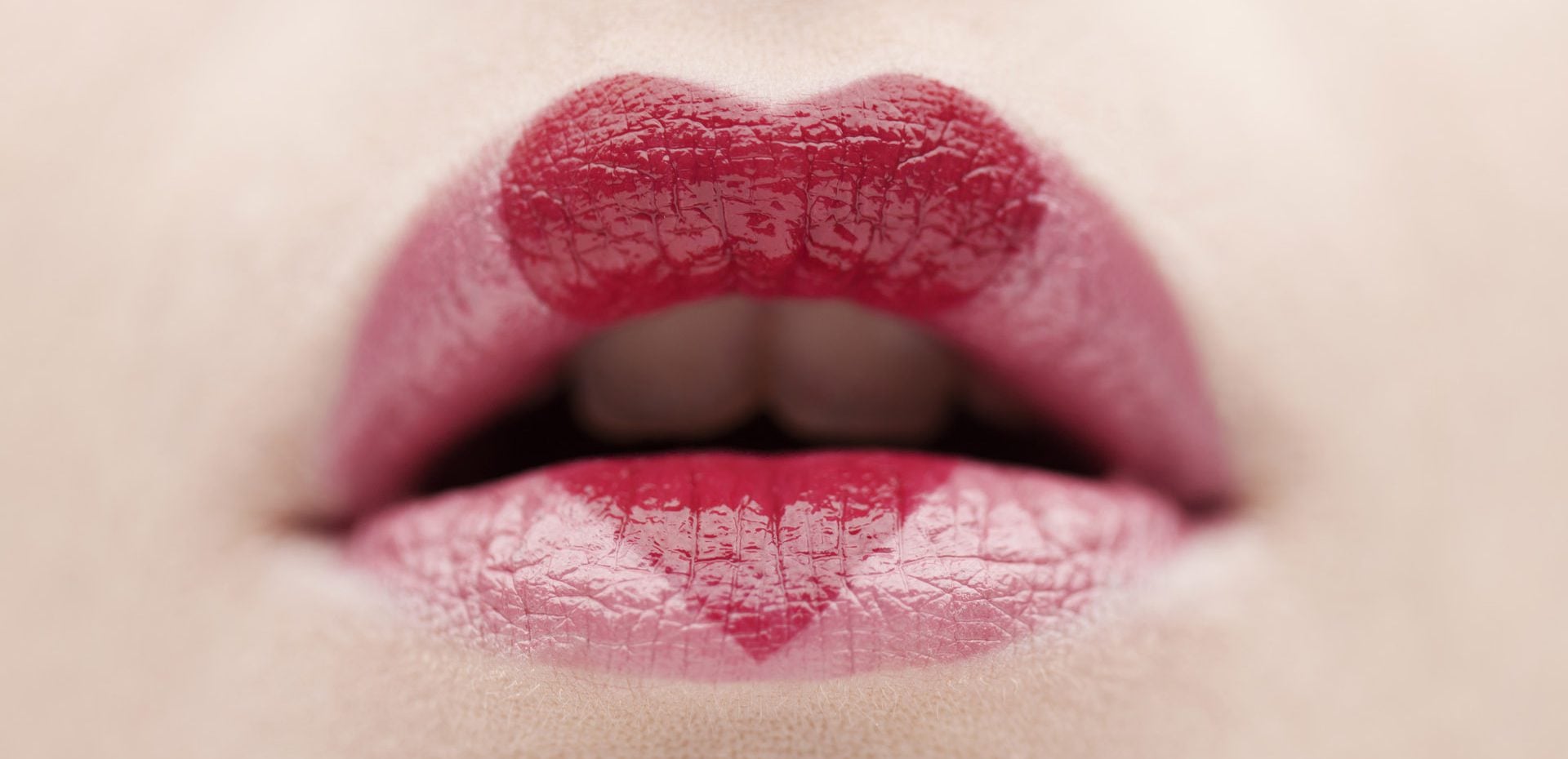 لب‌های سخنگو