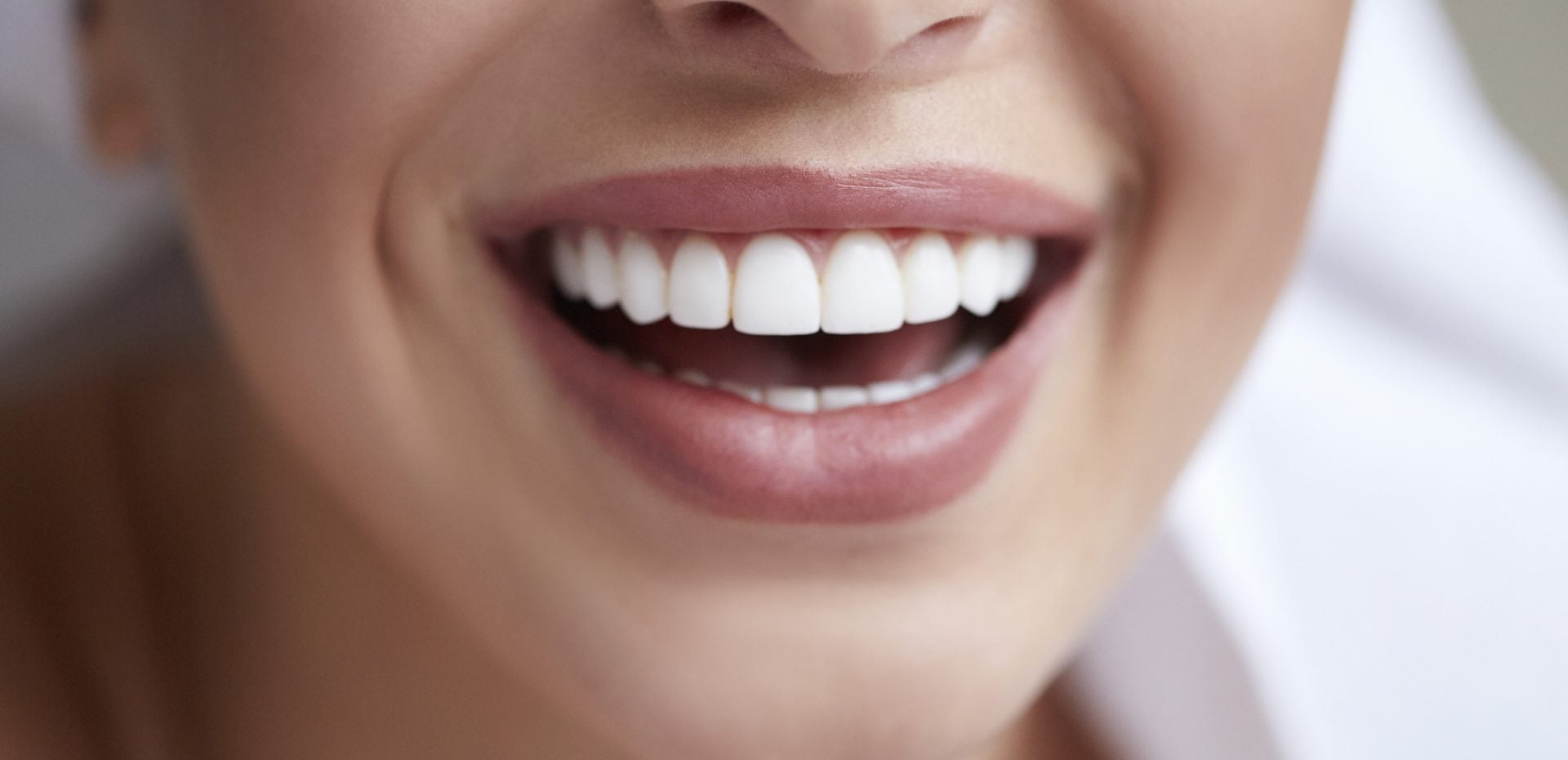 درمان طبیعی و خانگی سفيد كردن دندان‌
