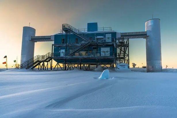 اثبات وجود جهان‌های موازی - آزمایش قطب جنوب ناسا