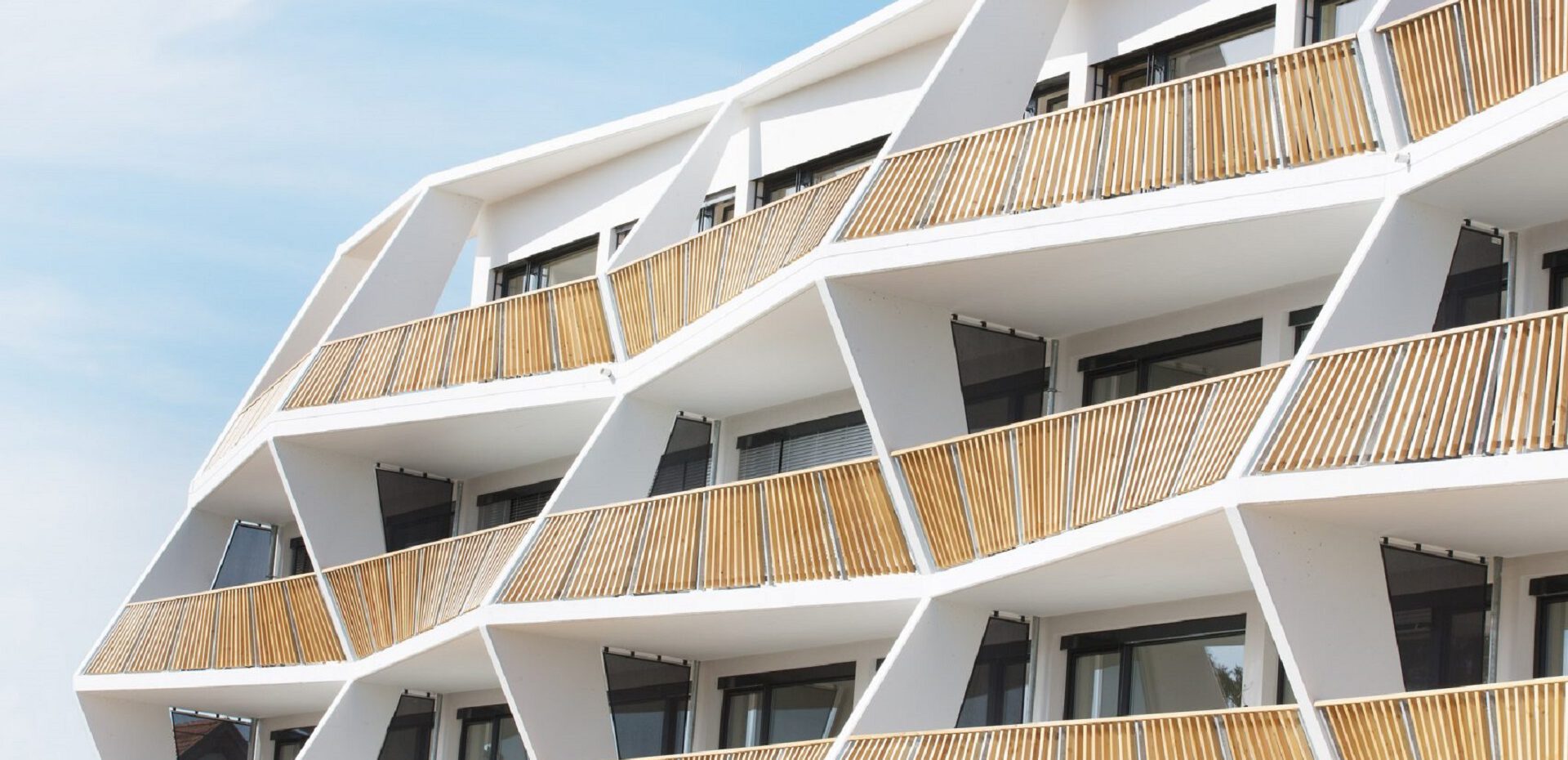 10 بالکن جسورانه ساختمان‌های مسکونی