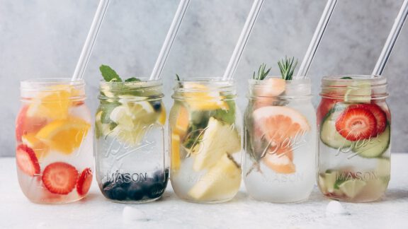 5 دستور تهیه آب طعم‌دار طبیعی