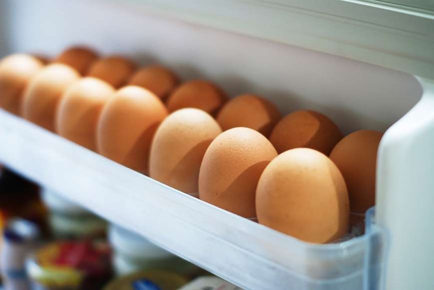 13. تخم مرغ‌های قهوه‌ای رنگ از انواع سفید آن مغذی‌تر هستند