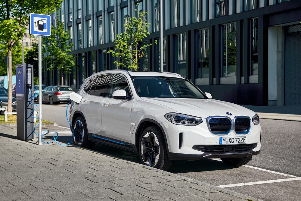 رونمایی BMW از SUV تمام الکتریکی iX3 - برد بیشتر