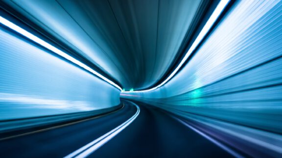 موتور سیکلت خودران با کابین سرپوشیده