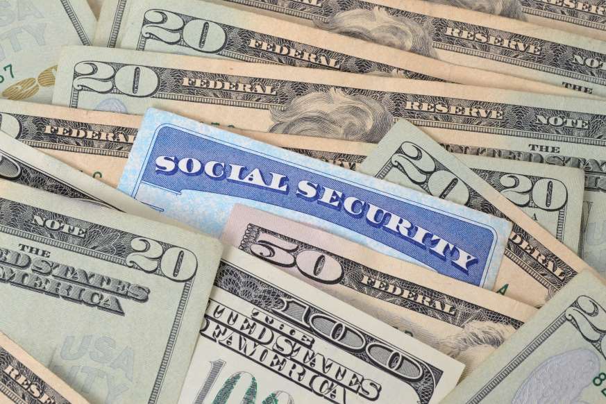 10 هزینه غافلگیرکننده دوران بازنشستگی - 4. مالیات تامین اجتماعی