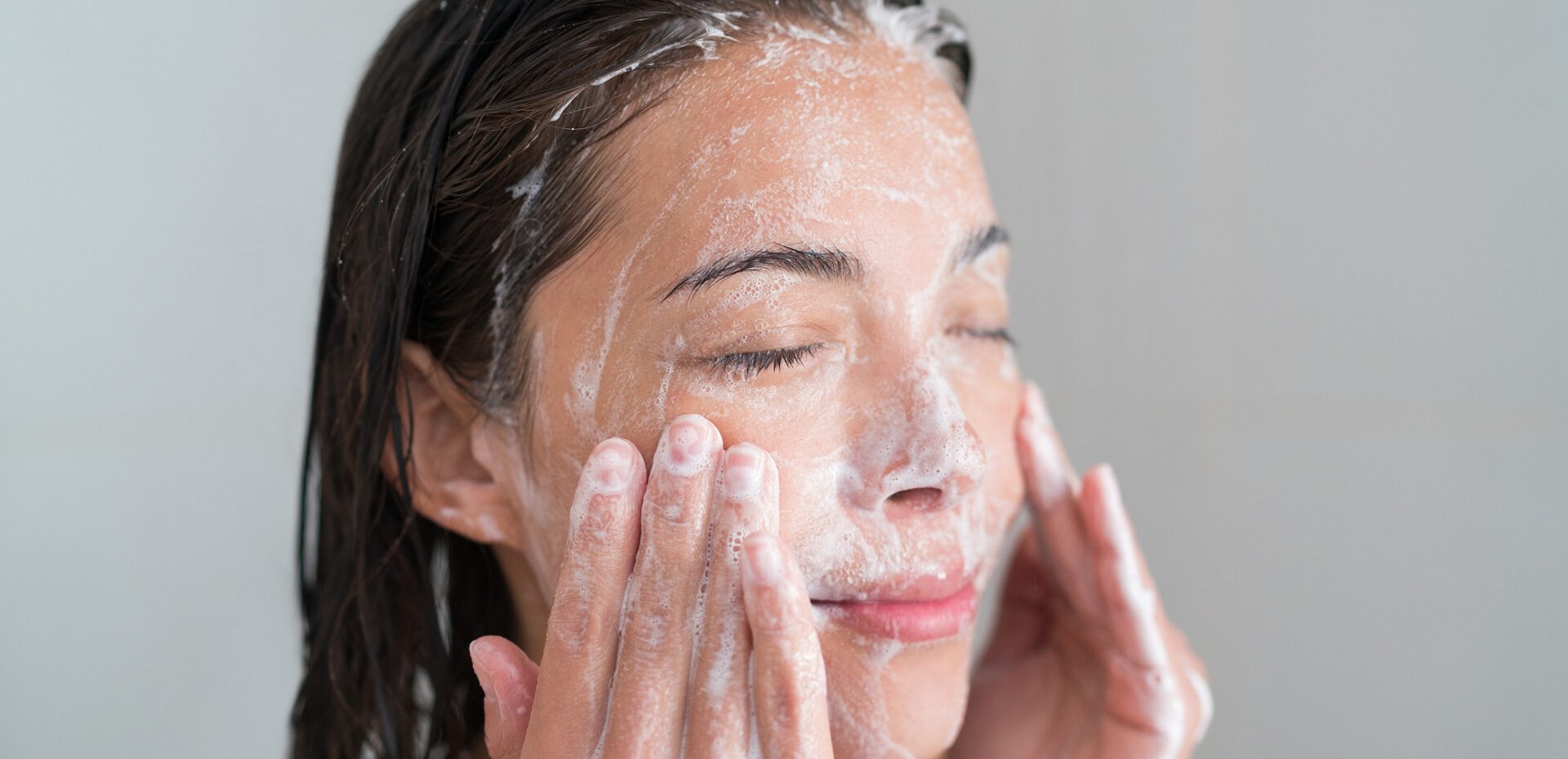 شست و شوی صورت با صابون