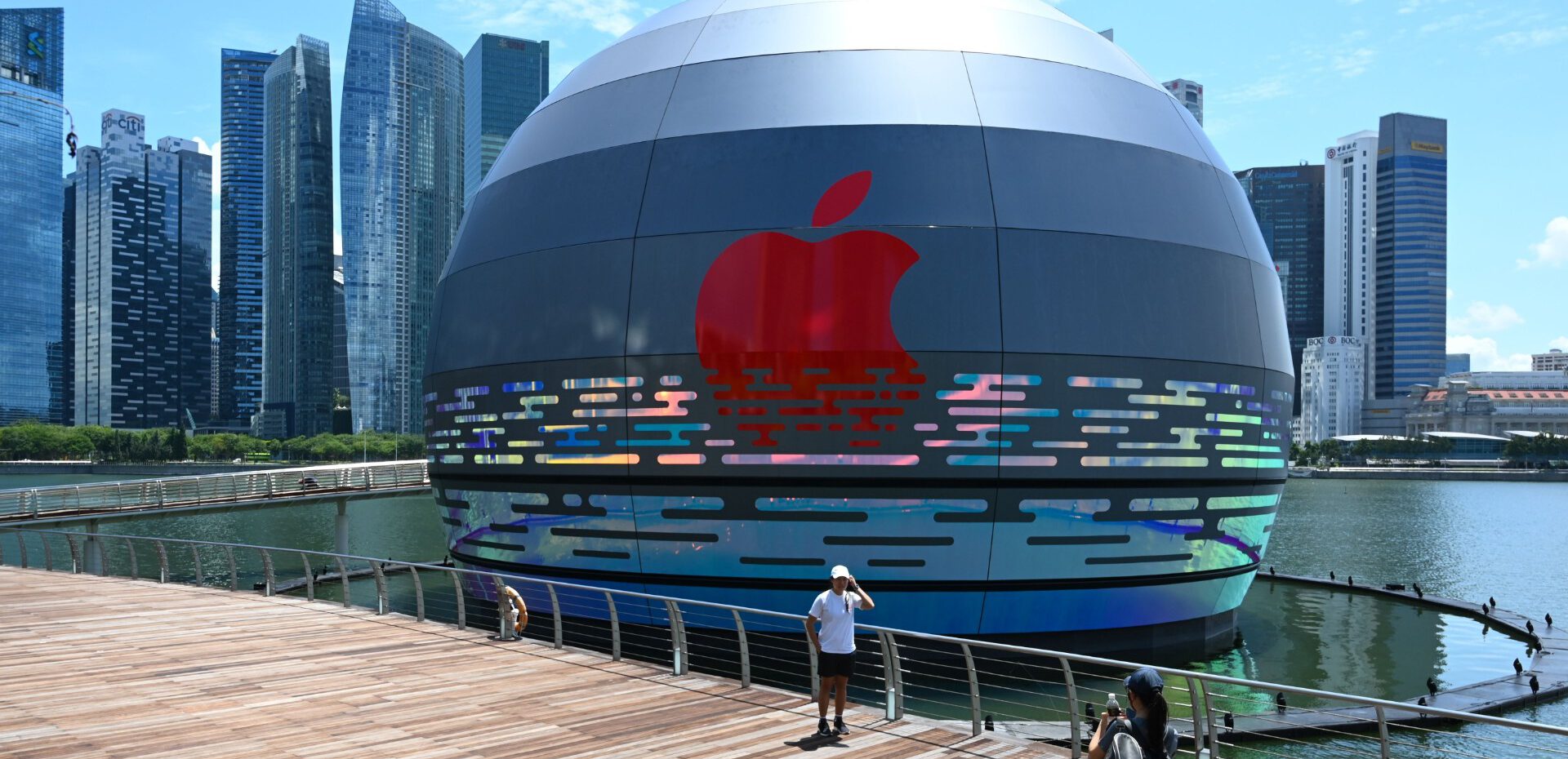 افتتاح اولین فروشگاه خرده فروشی شناور اپل در جهان