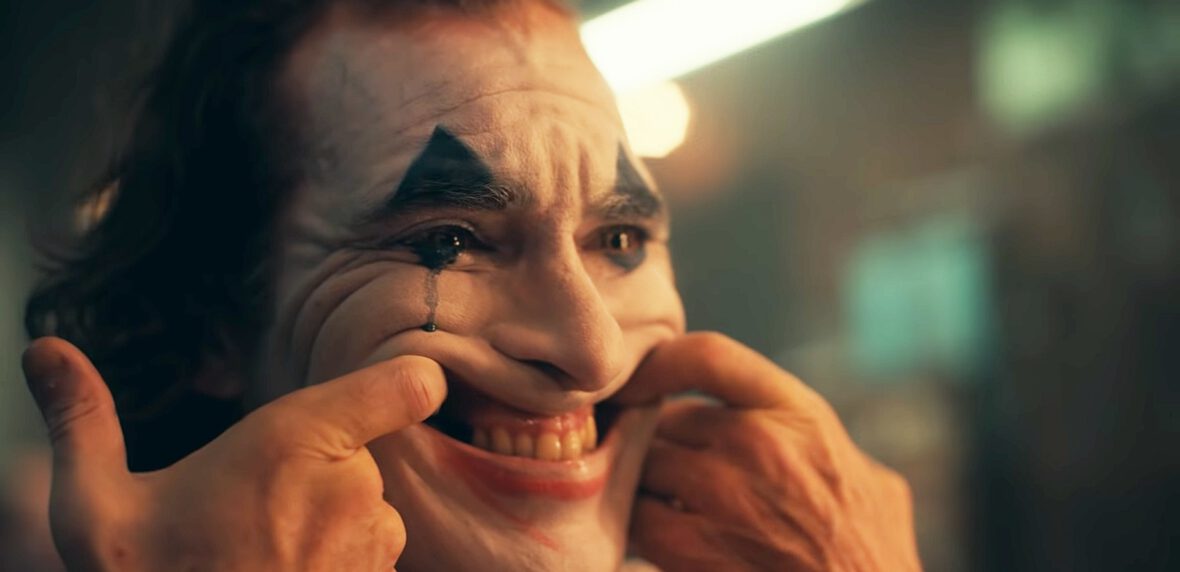 لبخند اجباری