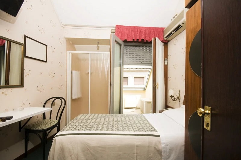 8. اتاق‌های کوچک میکرو هتل‌ها