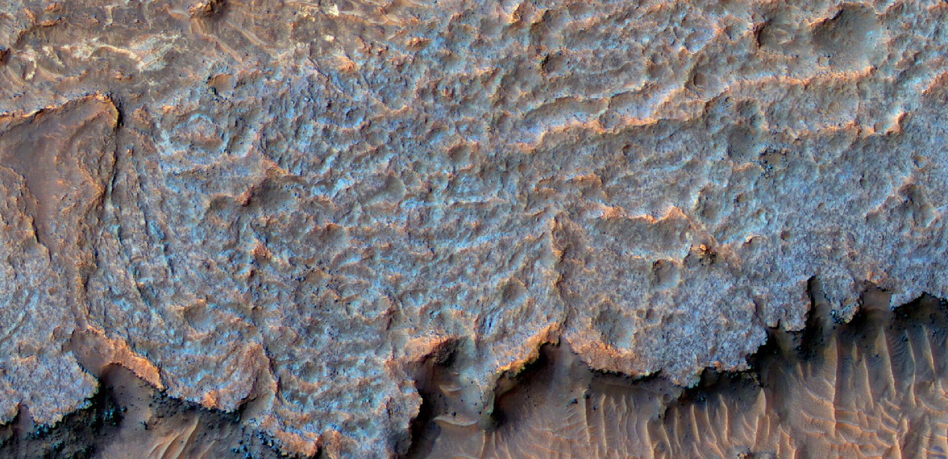 رشته کوه‌های عجیب و غریب مریخ