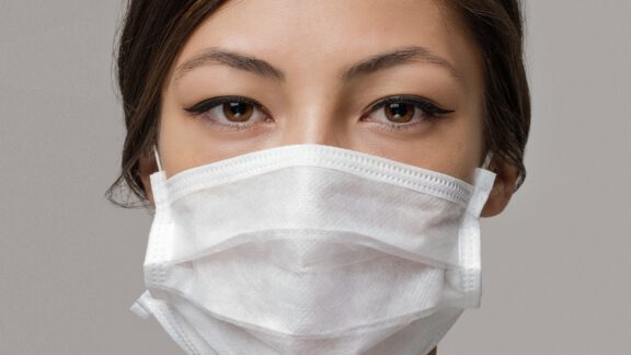 نحوه آرایش زیر ماسک صورت