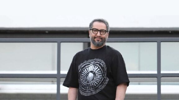 مهرداد میناوند