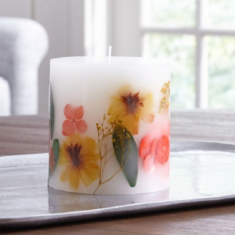 10 المان بهاری زیبا - 4. شمع با دیزاین گل