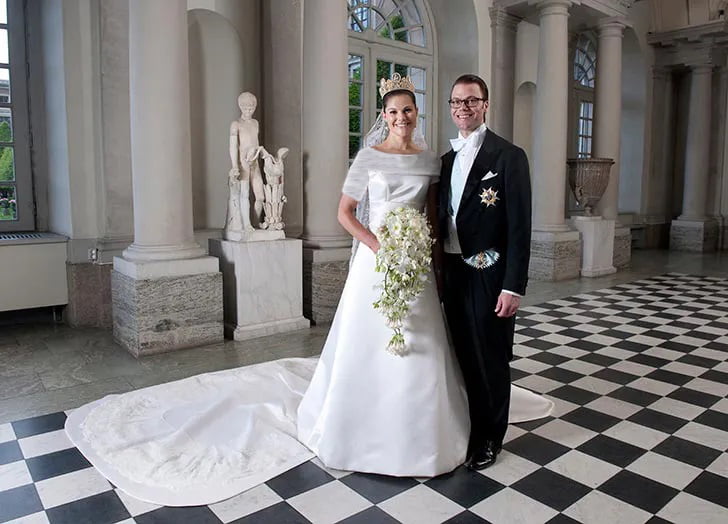 خیره کننده ترین لباس عروسهای سلطنتی - 7. «ولیعهد پرنسس ویکتوریا» (Crown Princess Victoria)