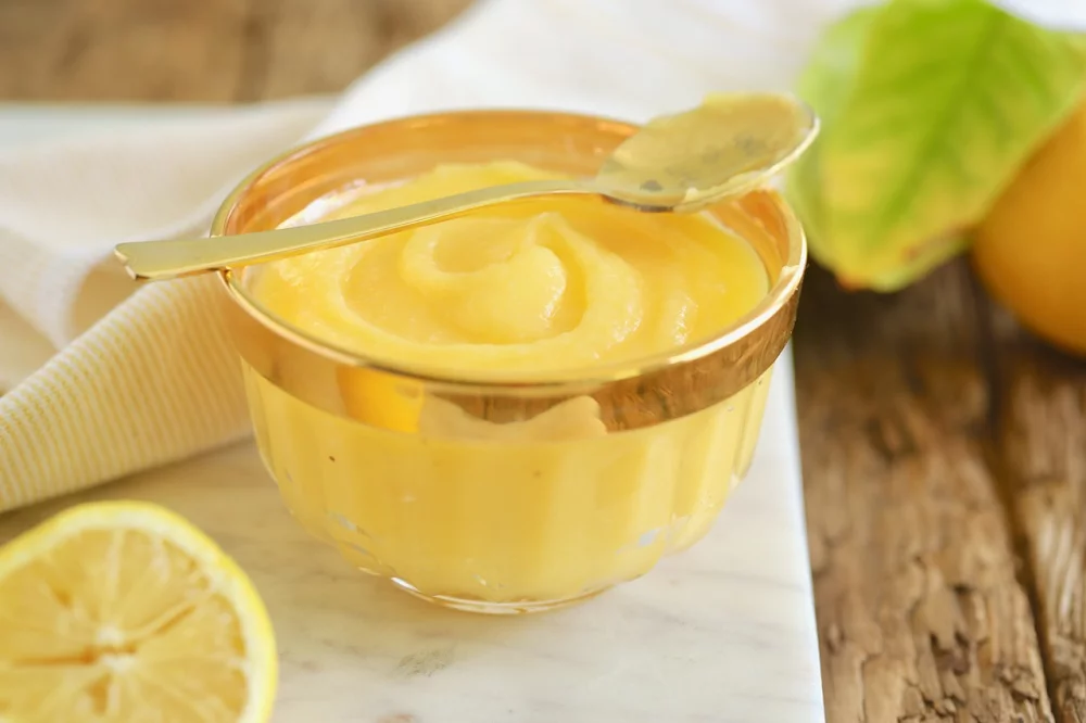 آشپزی با دینو: دستور تهیه کشک لیمویی آسان و سریع با مایکروویو