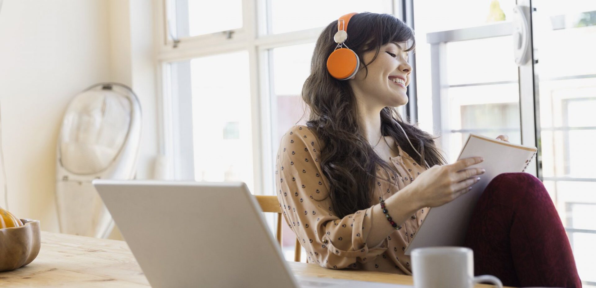 8 فایده برجسته گوش دادن به موسیقی هنگام مطالعه