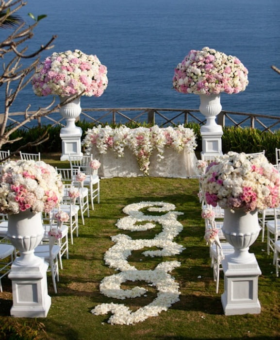 ایده تم عروسی ویکتوریایی - محل مراسم در کنار ساحل