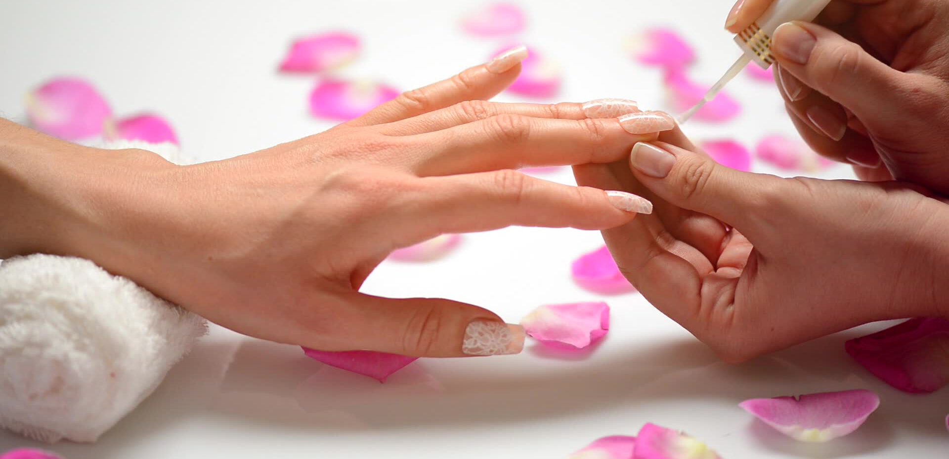 15 نشانه برای ترک مانیکور و کاشت ناخن