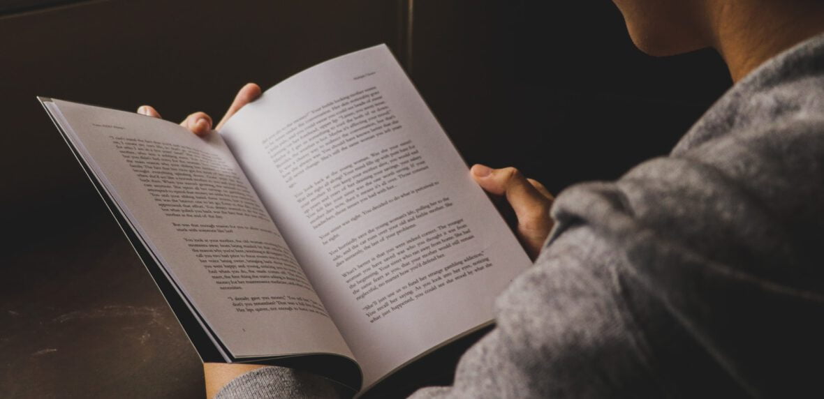 روزی چند ساعت کتاب بخوانیم